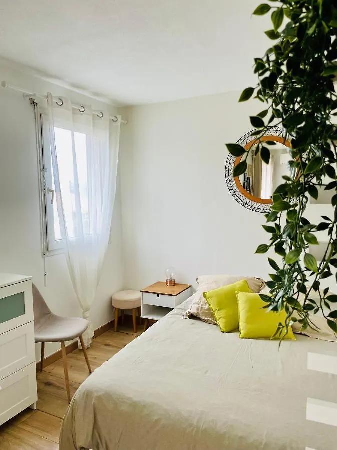Studio Cosy Avec Terrasse Et Garage Saint-Laurent Du Var Limitrophe Nice 0*, 생로랑뒤바르